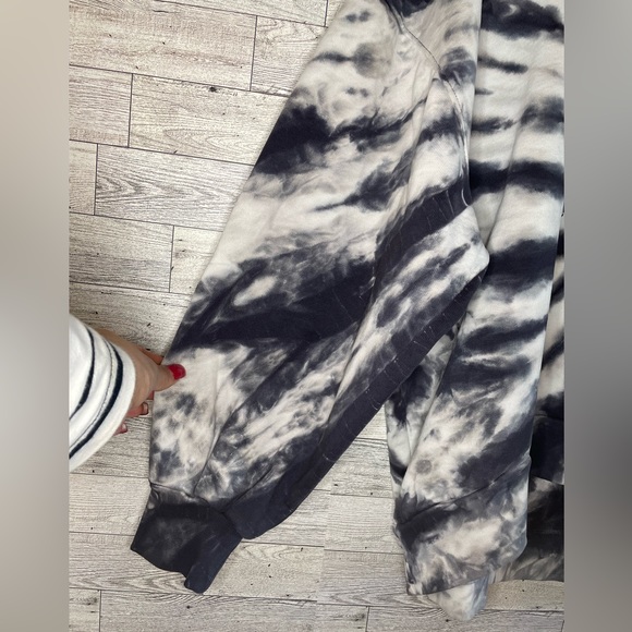 LEVISE sweater - Picture 6 of 9